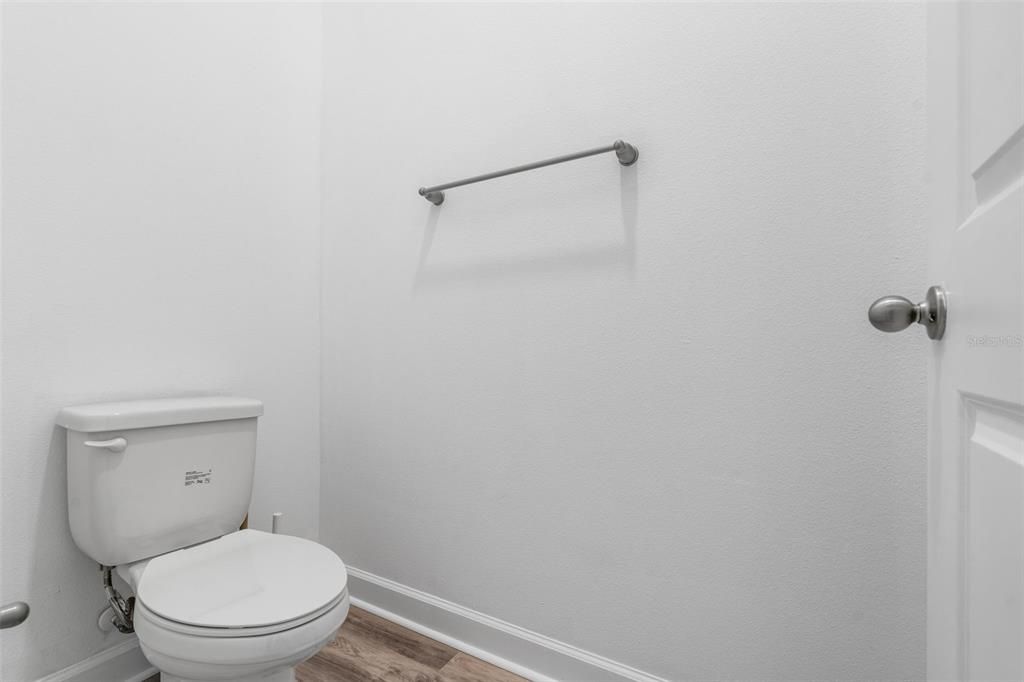 For Sale: $305,900 (3 beds, 2 baths, 1325 Square Feet)