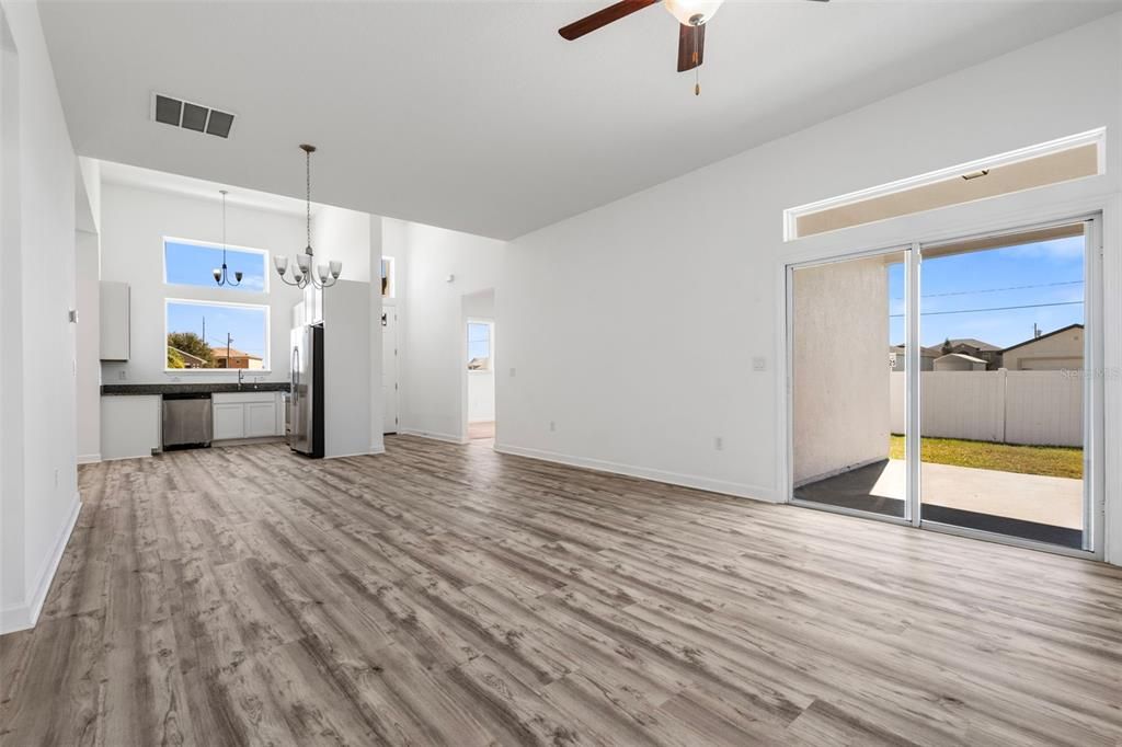 For Sale: $305,900 (3 beds, 2 baths, 1325 Square Feet)