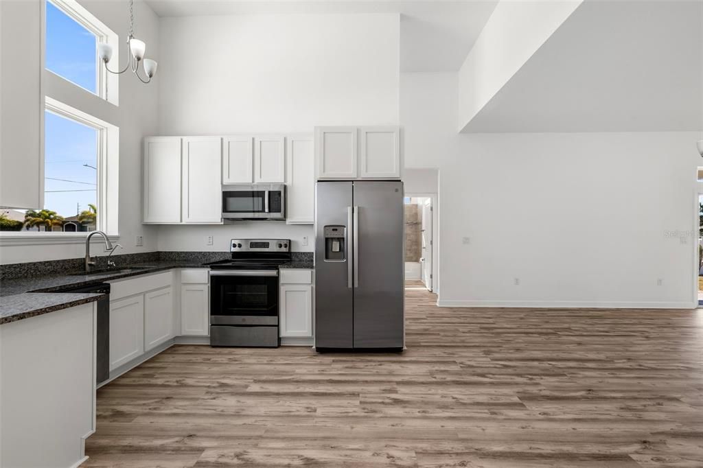 For Sale: $305,900 (3 beds, 2 baths, 1325 Square Feet)