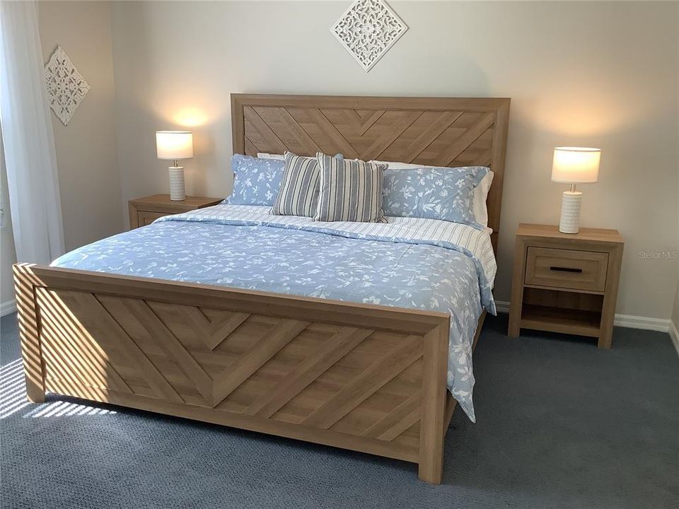 出租: $4,000 (3 贝兹, 2 浴室, 1907 平方英尺)