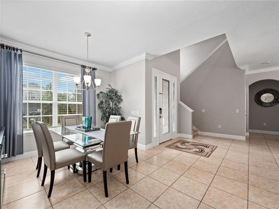 For Sale: $454,000 (5 beds, 3 baths, 2800 Square Feet)