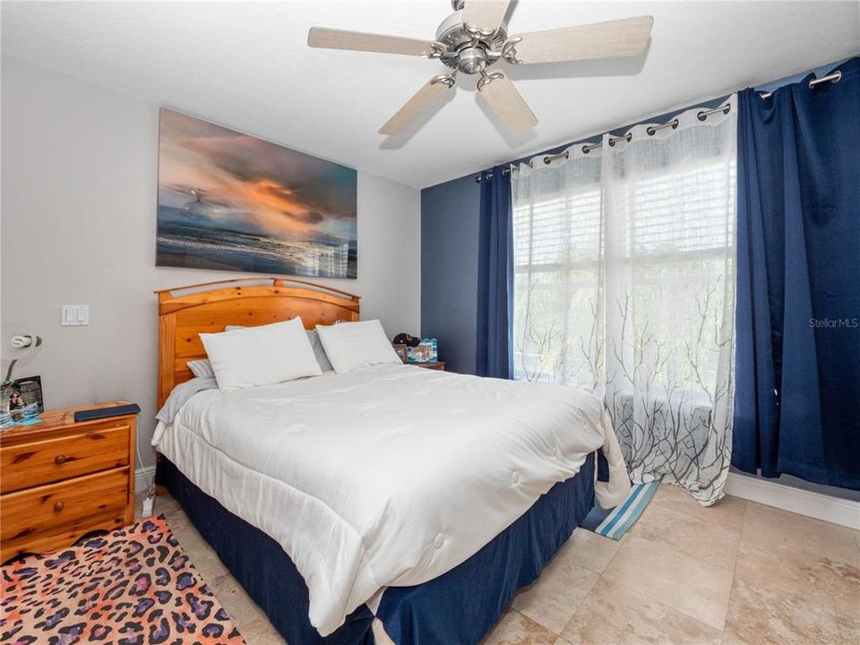 For Sale: $454,000 (5 beds, 3 baths, 2800 Square Feet)