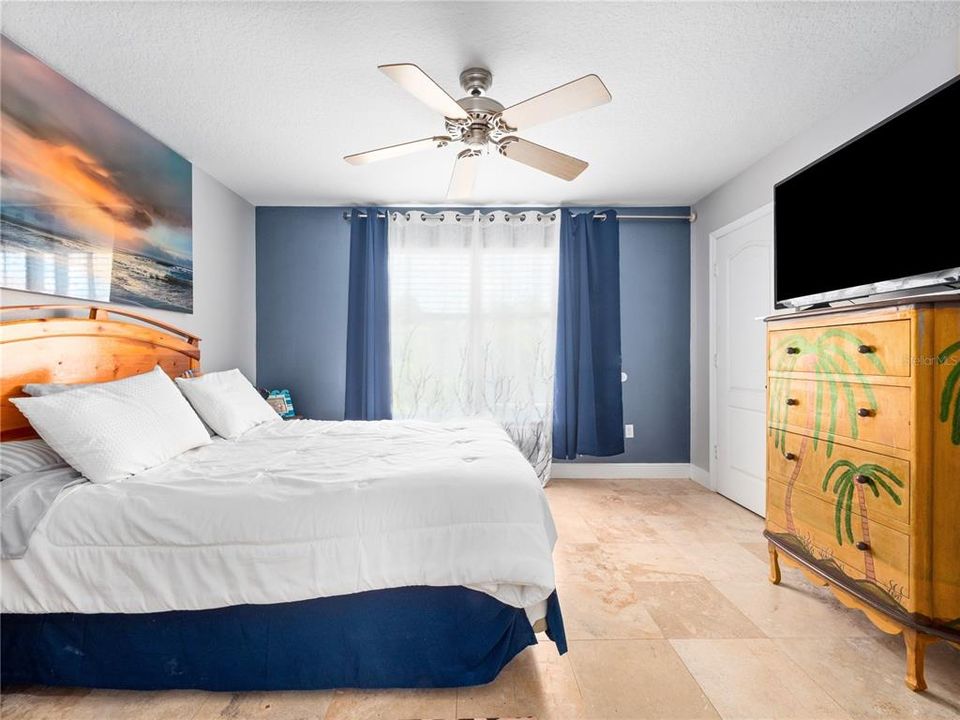 For Sale: $454,000 (5 beds, 3 baths, 2800 Square Feet)