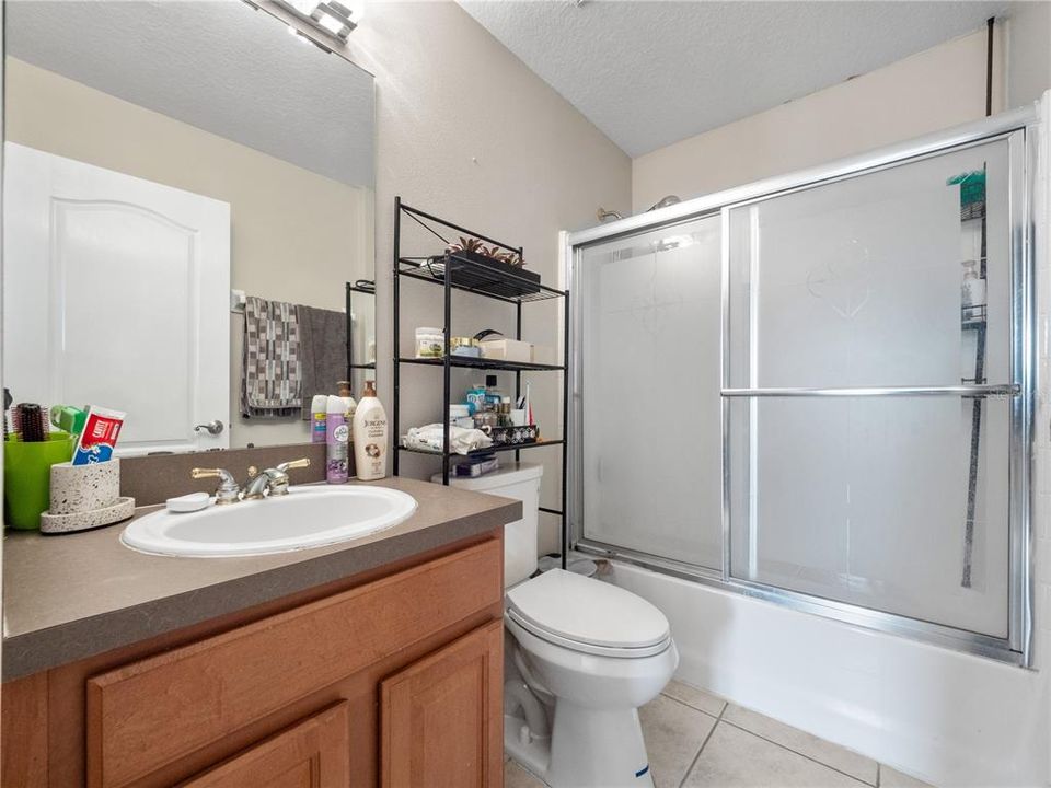 For Sale: $454,000 (5 beds, 3 baths, 2800 Square Feet)