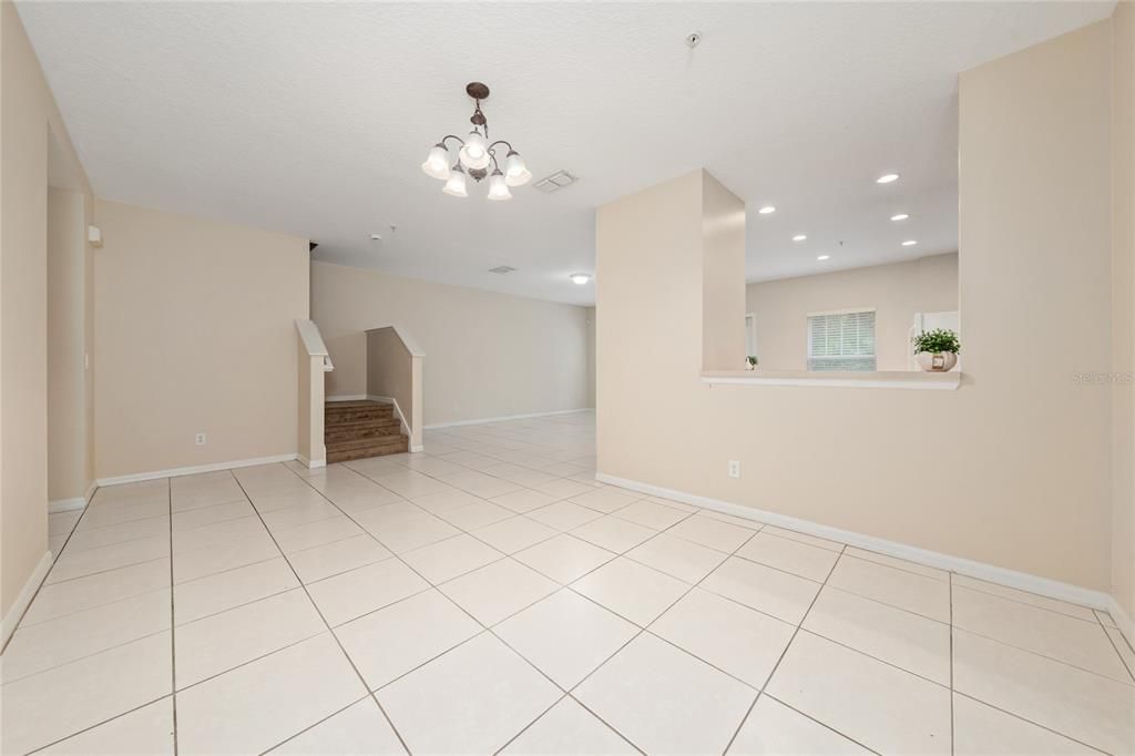 Activo con contrato: $2,150 (3 camas, 2 baños, 1759 Pies cuadrados)