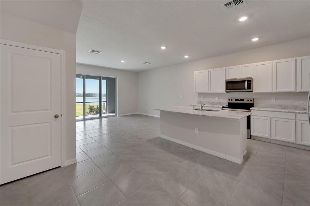 For Rent: $2,550 (3 beds, 2 baths, 1674 Square Feet)