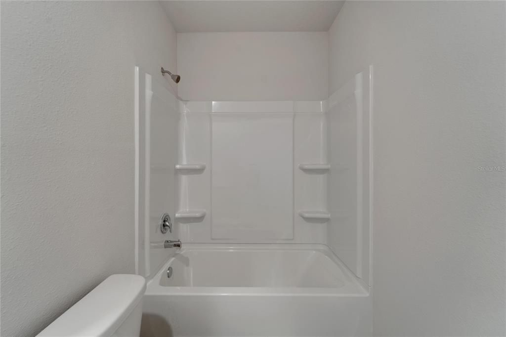 For Rent: $2,550 (3 beds, 2 baths, 1674 Square Feet)