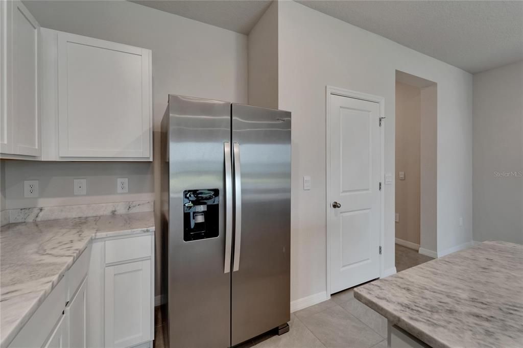 For Rent: $2,550 (3 beds, 2 baths, 1674 Square Feet)