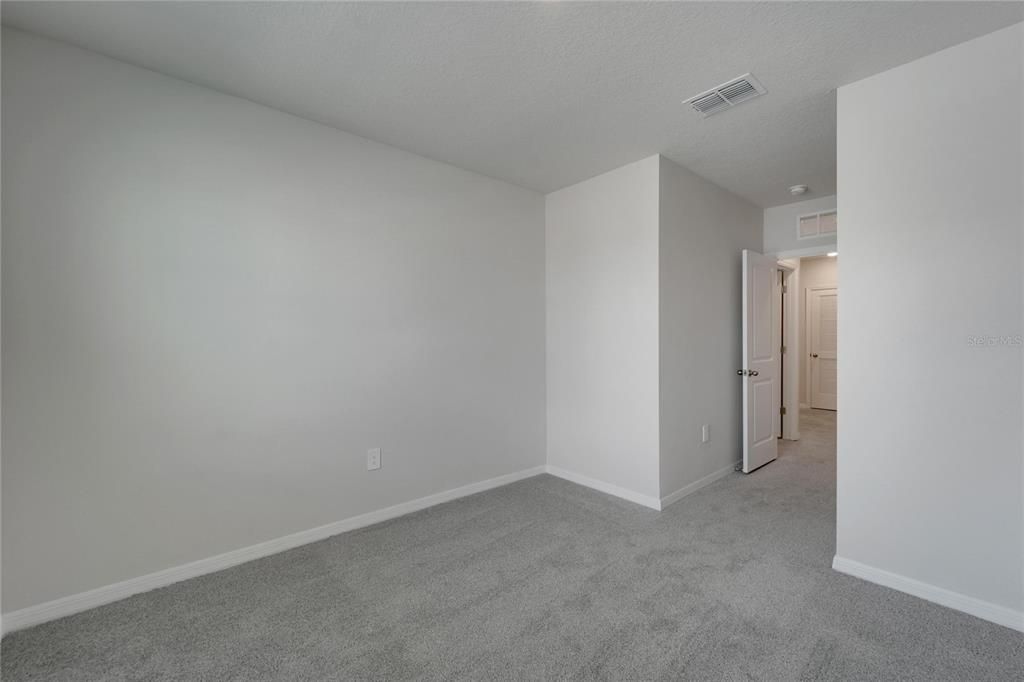 For Rent: $2,550 (3 beds, 2 baths, 1674 Square Feet)