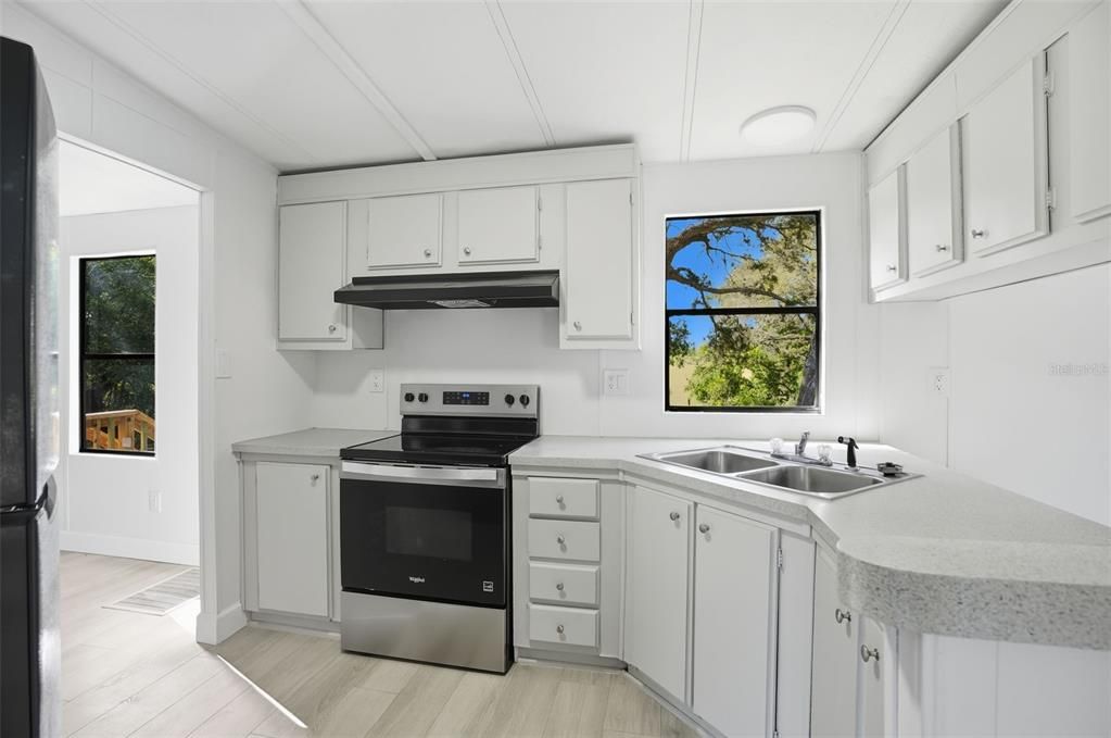 На продажу: $258,900 (3 спален, 2 ванн, 1248 Квадратных фут)