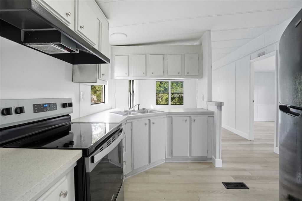 На продажу: $258,900 (3 спален, 2 ванн, 1248 Квадратных фут)