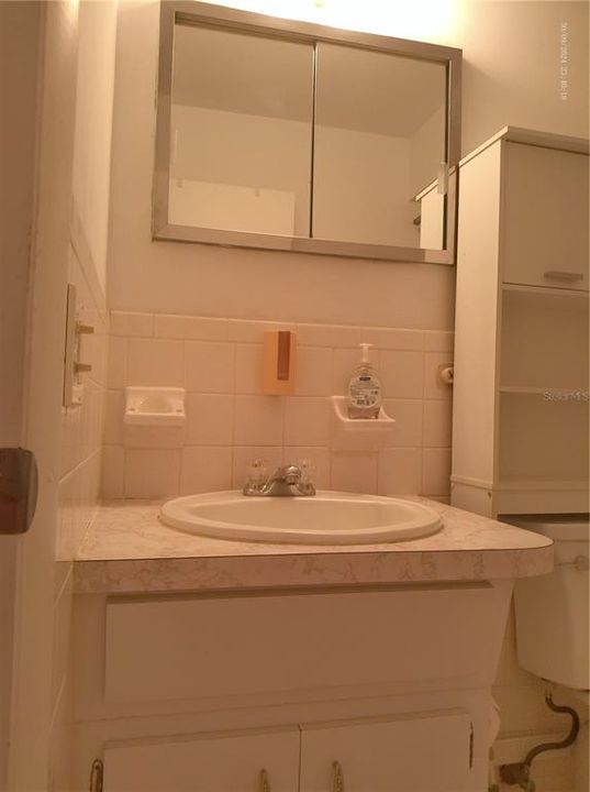 待售: $125,000 (1 贝兹, 1 浴室, 735 平方英尺)