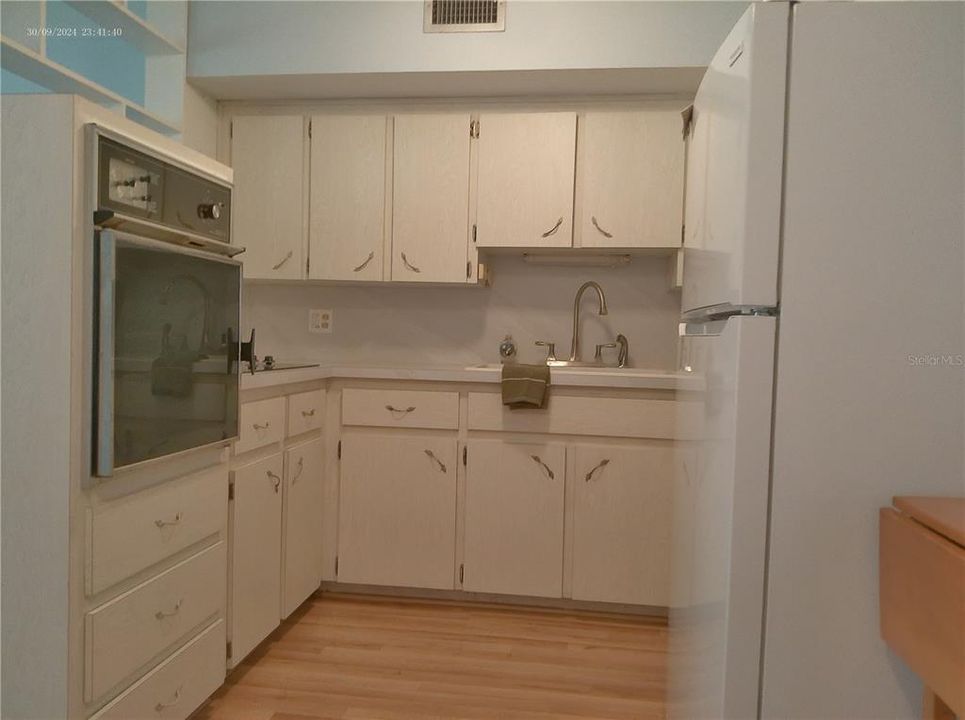 待售: $125,000 (1 贝兹, 1 浴室, 735 平方英尺)