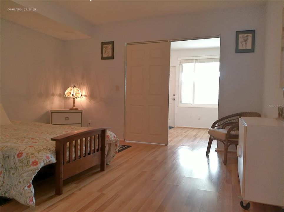 待售: $125,000 (1 贝兹, 1 浴室, 735 平方英尺)