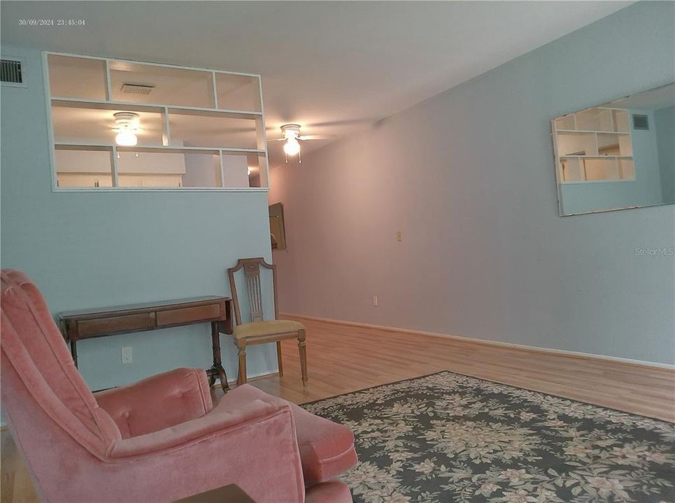 待售: $125,000 (1 贝兹, 1 浴室, 735 平方英尺)