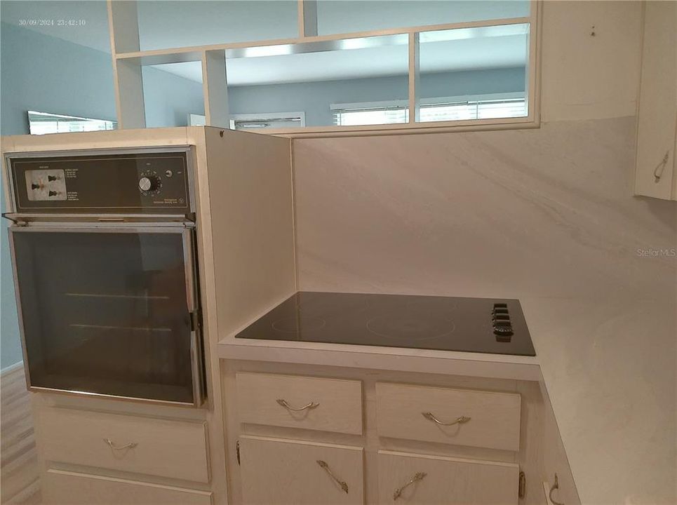 待售: $125,000 (1 贝兹, 1 浴室, 735 平方英尺)