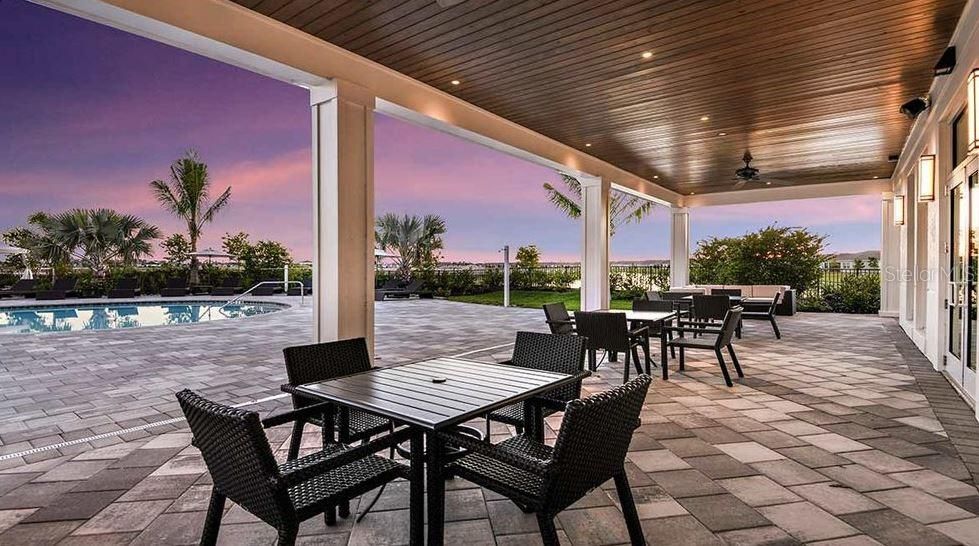 合同活跃: $350,900 (3 贝兹, 2 浴室, 2055 平方英尺)