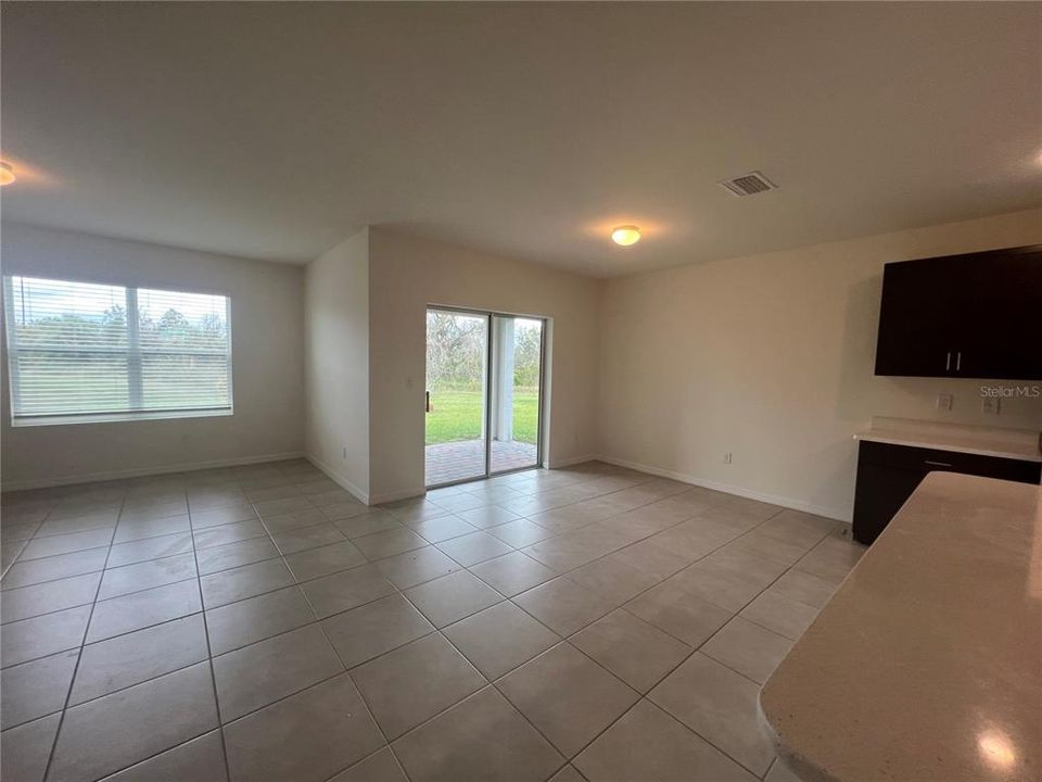 For Rent: $2,000 (4 beds, 2 baths, 1828 Square Feet)