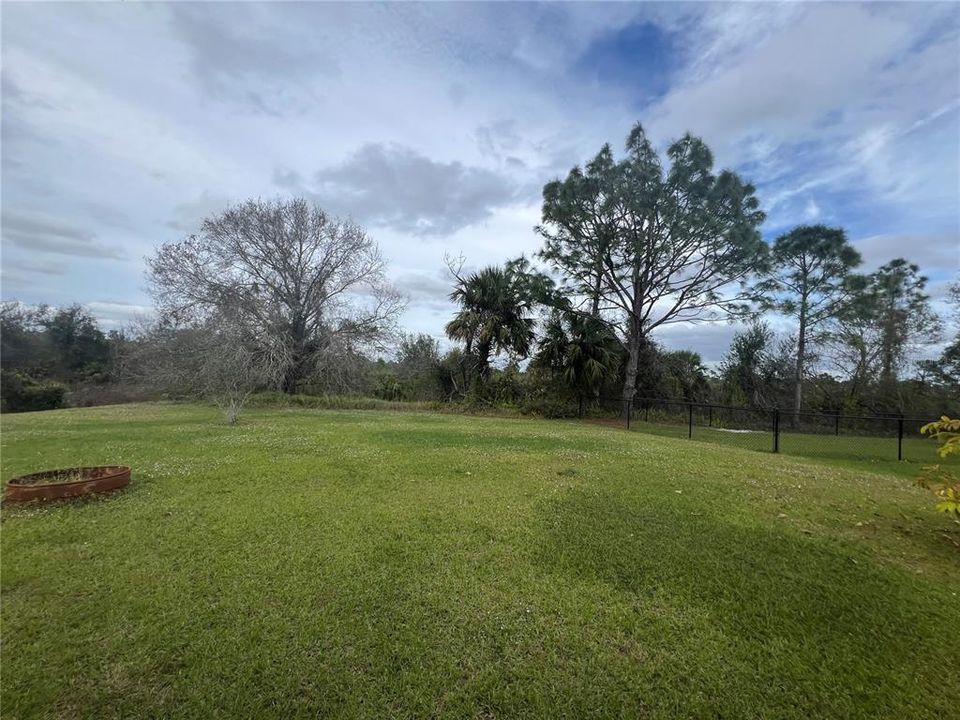 For Rent: $2,000 (4 beds, 2 baths, 1828 Square Feet)