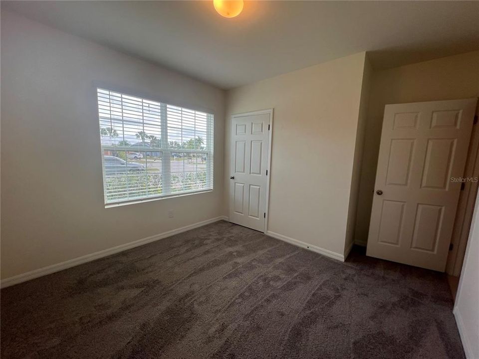 For Rent: $2,000 (4 beds, 2 baths, 1828 Square Feet)