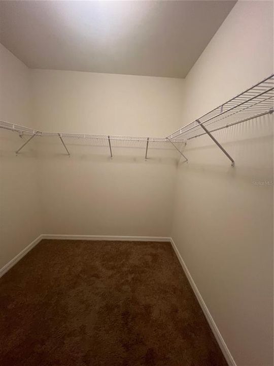 For Rent: $2,000 (4 beds, 2 baths, 1828 Square Feet)