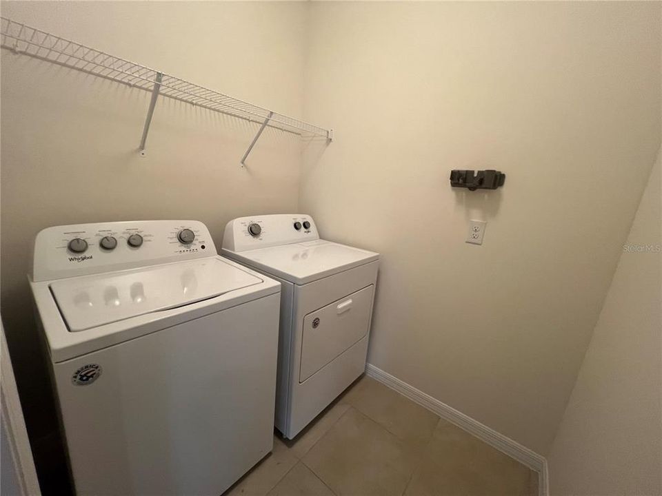 For Rent: $2,000 (4 beds, 2 baths, 1828 Square Feet)
