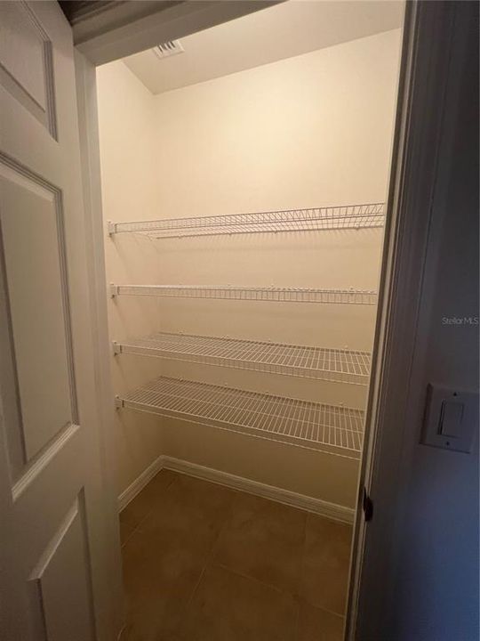 For Rent: $2,000 (4 beds, 2 baths, 1828 Square Feet)