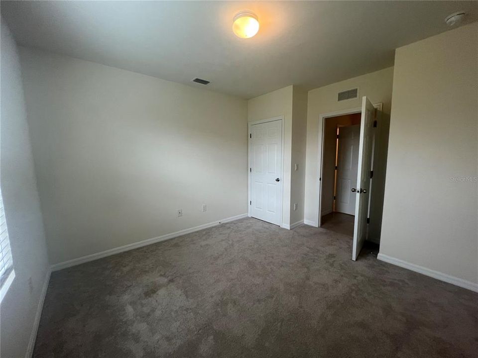 For Rent: $2,000 (4 beds, 2 baths, 1828 Square Feet)