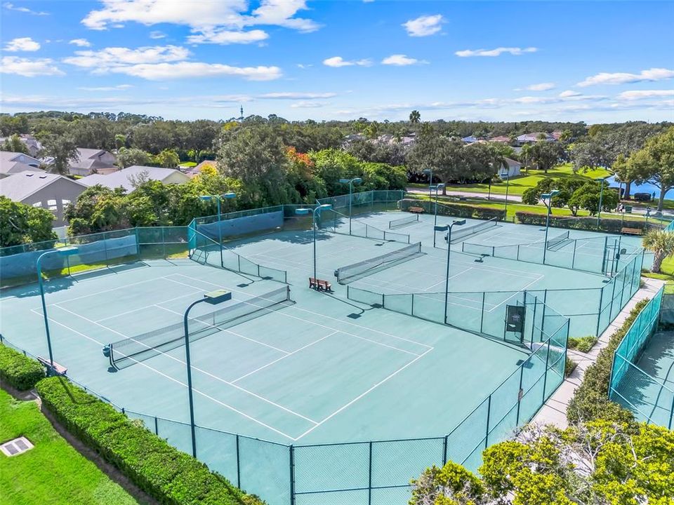 Active With Contract: $525,000 (4 beds, 2 baths, 1958 Square Feet)