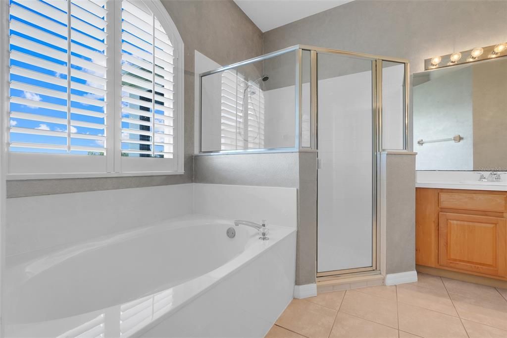 Active With Contract: $525,000 (4 beds, 2 baths, 1958 Square Feet)