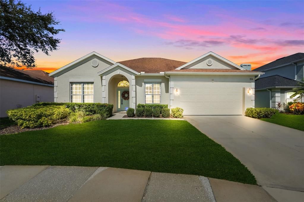 Active With Contract: $525,000 (4 beds, 2 baths, 1958 Square Feet)