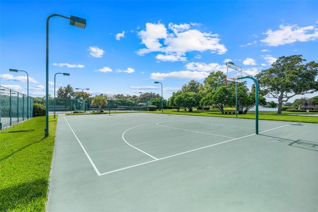 Active With Contract: $525,000 (4 beds, 2 baths, 1958 Square Feet)