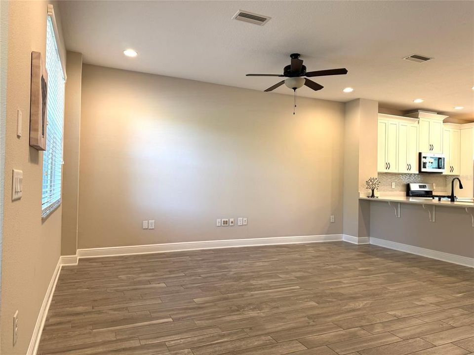 待售: $415,000 (3 贝兹, 2 浴室, 1713 平方英尺)