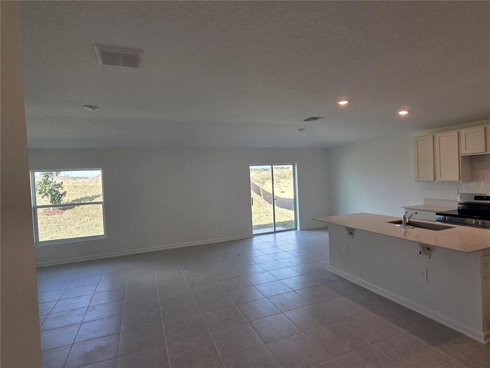Active With Contract: $1,930 (4 beds, 2 baths, 1824 Square Feet)
