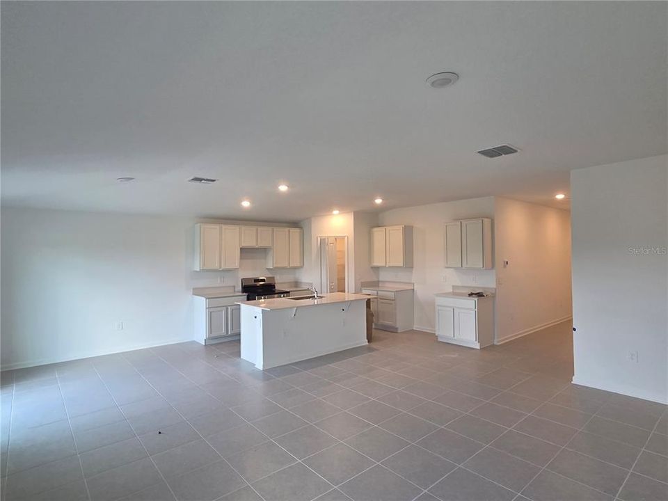 Active With Contract: $1,930 (4 beds, 2 baths, 1824 Square Feet)