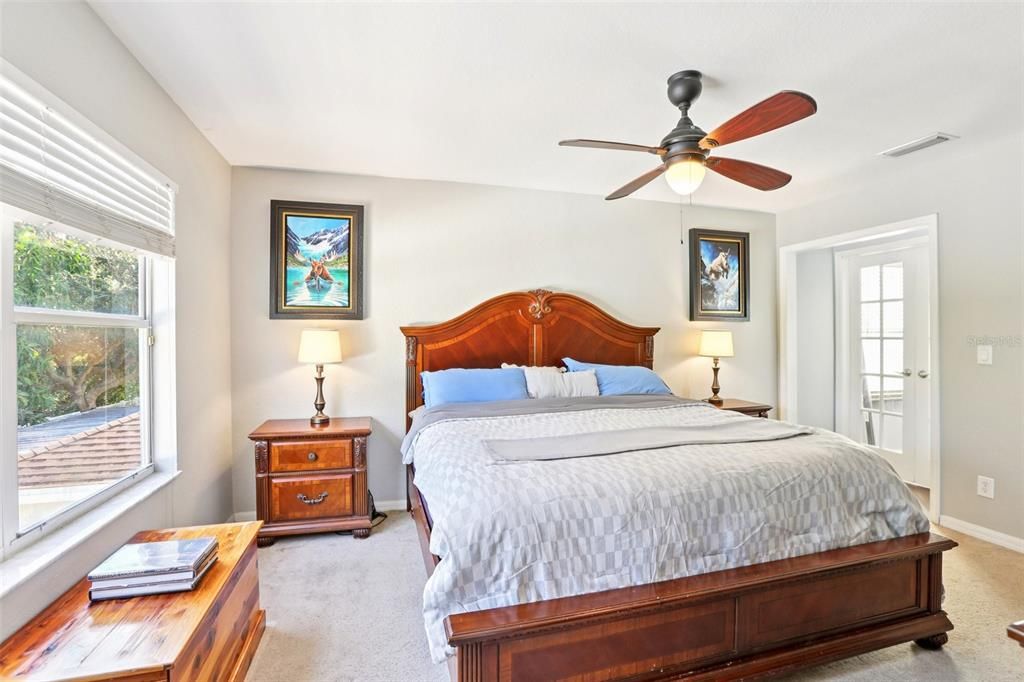 合同活跃: $429,900 (3 贝兹, 3 浴室, 2208 平方英尺)