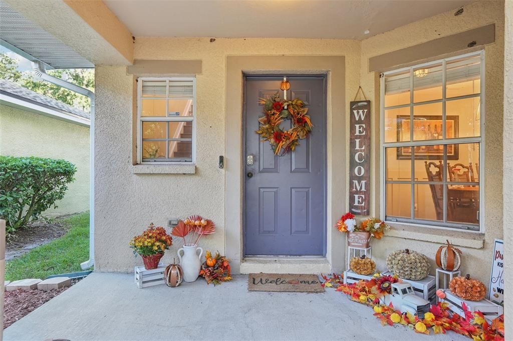 合同活跃: $429,900 (3 贝兹, 3 浴室, 2208 平方英尺)