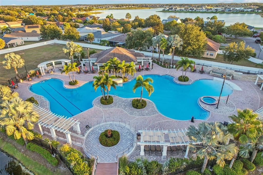 合同活跃: $429,900 (3 贝兹, 3 浴室, 2208 平方英尺)