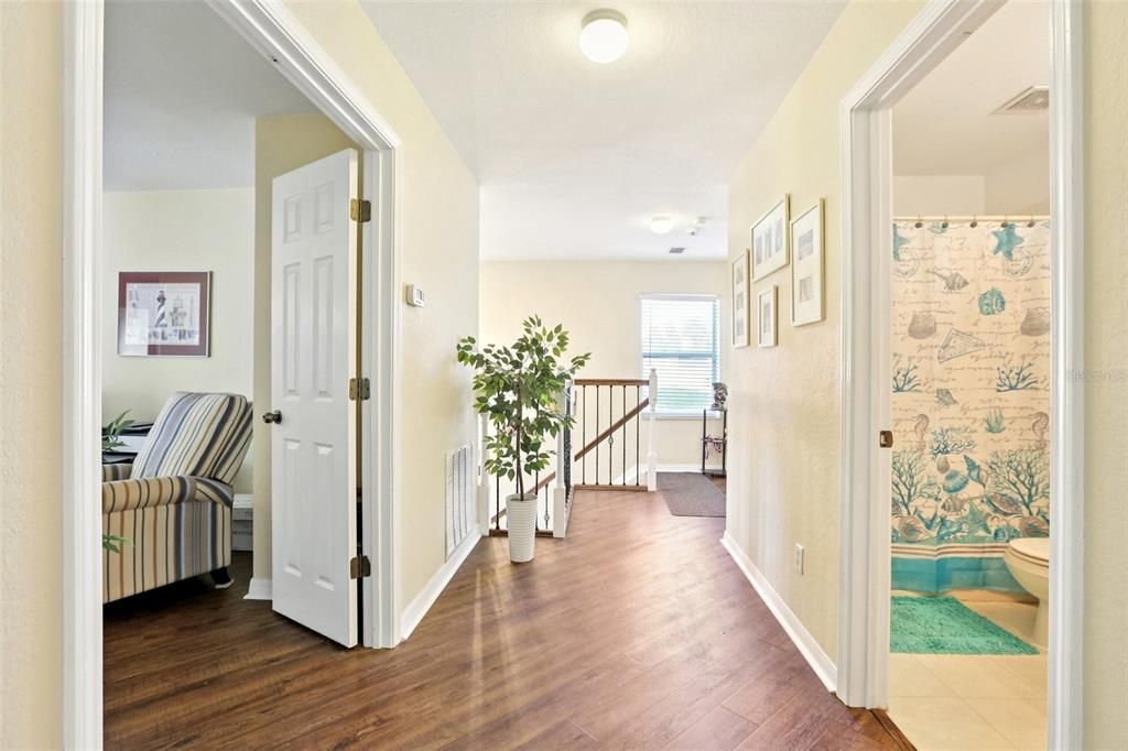 合同活跃: $429,900 (3 贝兹, 3 浴室, 2208 平方英尺)