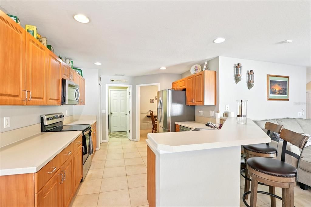 合同活跃: $429,900 (3 贝兹, 3 浴室, 2208 平方英尺)