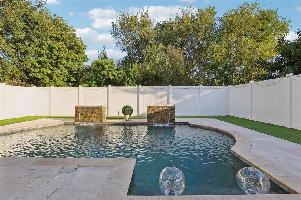 合同活跃: $429,900 (3 贝兹, 3 浴室, 2208 平方英尺)