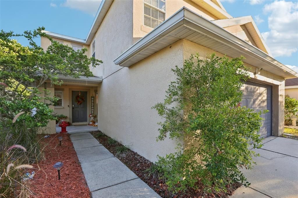 合同活跃: $429,900 (3 贝兹, 3 浴室, 2208 平方英尺)