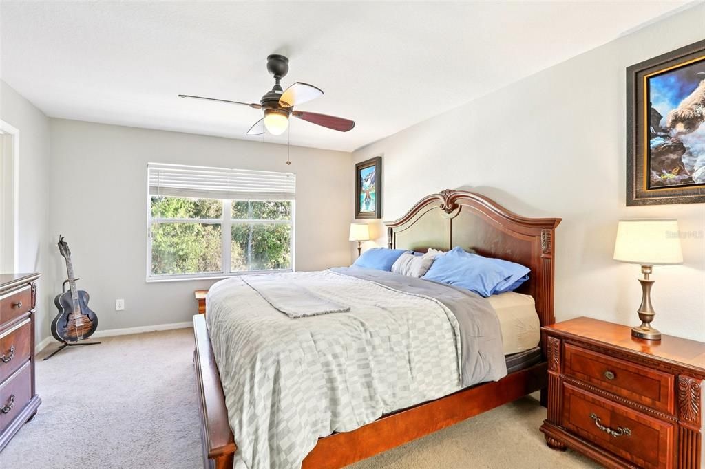 合同活跃: $429,900 (3 贝兹, 3 浴室, 2208 平方英尺)