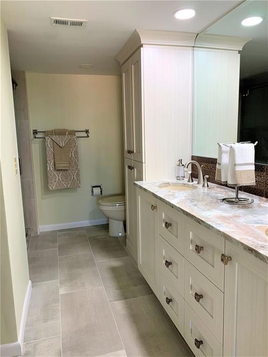 For Sale: $680,000 (2 beds, 2 baths, 1100 Square Feet)