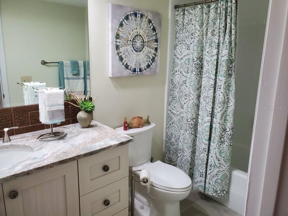 For Sale: $680,000 (2 beds, 2 baths, 1100 Square Feet)