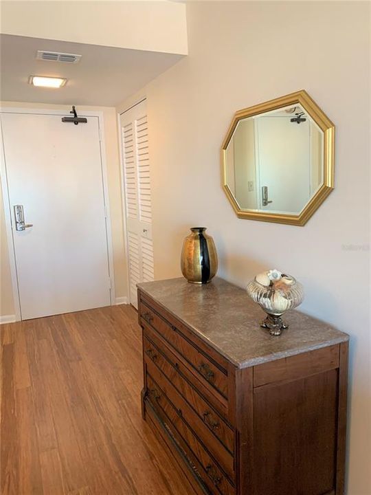 For Sale: $680,000 (2 beds, 2 baths, 1100 Square Feet)