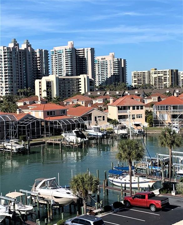 For Sale: $680,000 (2 beds, 2 baths, 1100 Square Feet)