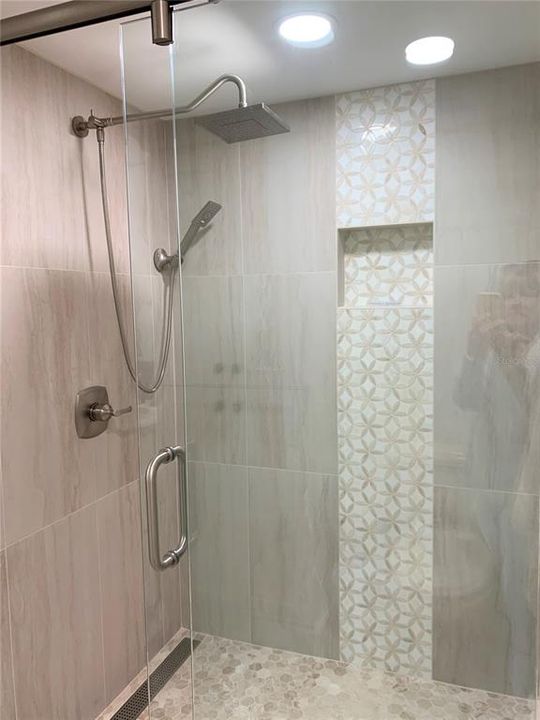 For Sale: $680,000 (2 beds, 2 baths, 1100 Square Feet)