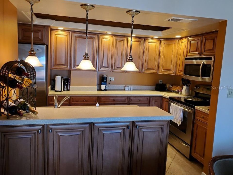 For Sale: $680,000 (2 beds, 2 baths, 1100 Square Feet)