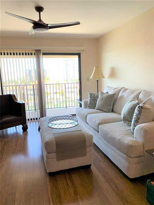 For Sale: $680,000 (2 beds, 2 baths, 1100 Square Feet)